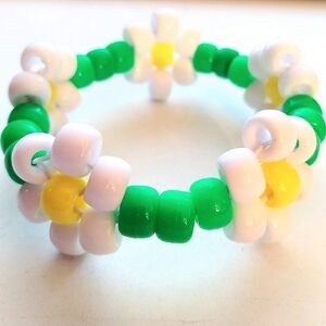 Handmade White Yellow Green Daisy Kandi Flower Bracelet